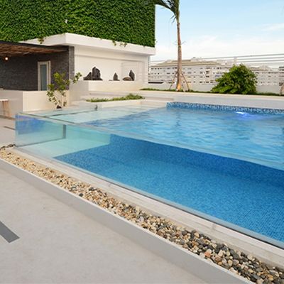 バックヤードのためのプール 高光伝送 アクリル 終わりのない水泳 スパ 透明